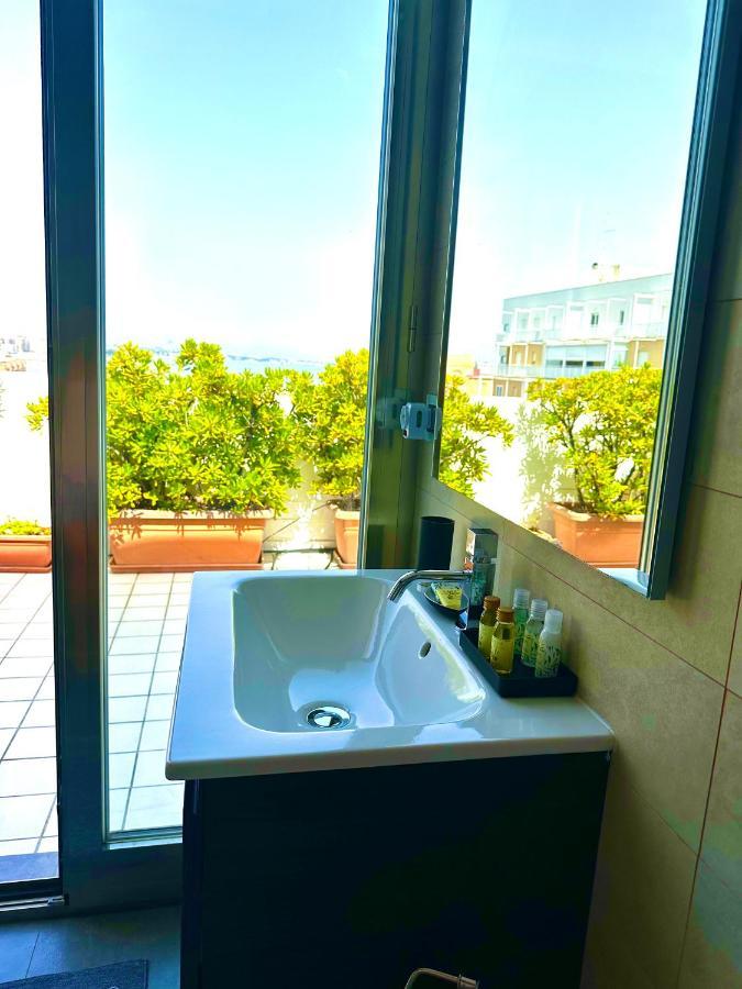 Апартаменты La Mia Terrazza Sul Mare - Mared'Amare Бари Экстерьер фото