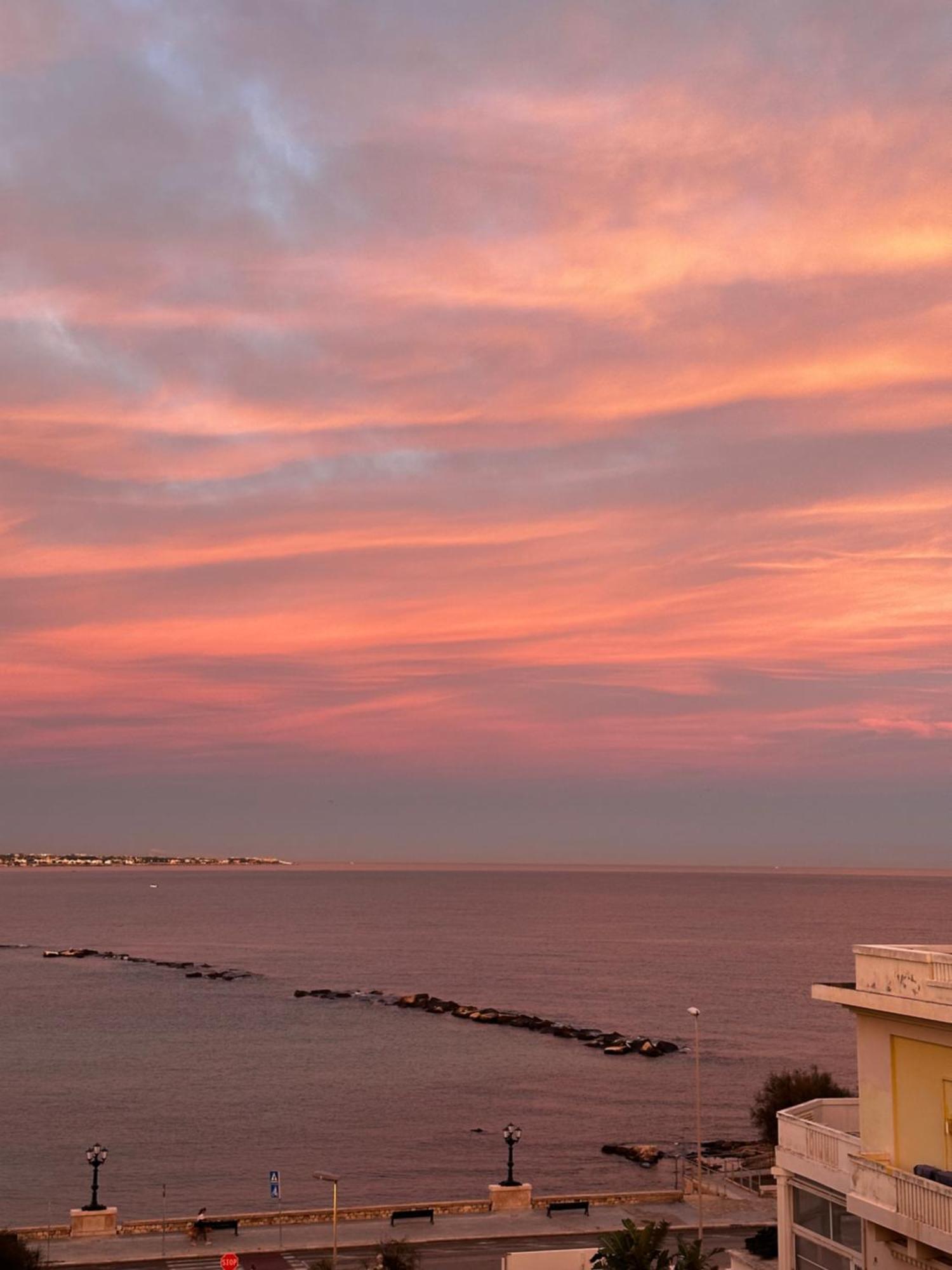 Апартаменты La Mia Terrazza Sul Mare - Mared'Amare Бари Экстерьер фото